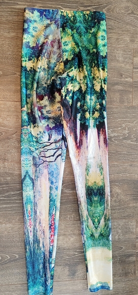 Blackmilk Cheshire Cat Leggings - Picture 2 of 4